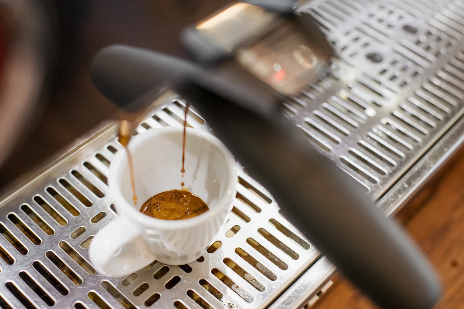 ESPRESSO_POUR1